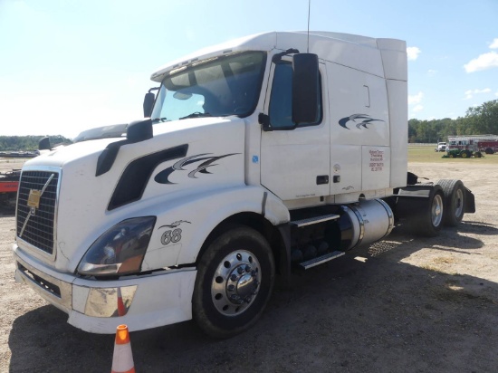 2014 Volvo Truck Tractor, s/n 4V4NC9TH2EN171978 (Inoperable): Auto, Sleeper