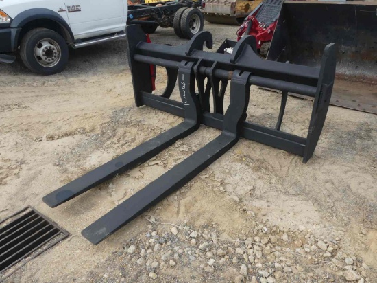 Set of Cat Forks w/ Banking Plate for Rubber-tired Loader