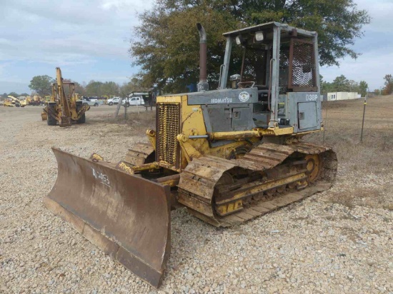 Komatsu D38P Dozer, s/n 085605 (Salvage): 4-post Canopy, Broke Axle