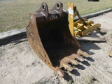 Hensley Excavator Bucket: fits Komatsu PC160