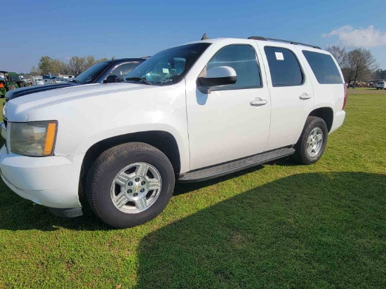2007 Chevy Tahoe, s/n 1GNFC13J67R115517: Odometer Shows 216K mi.