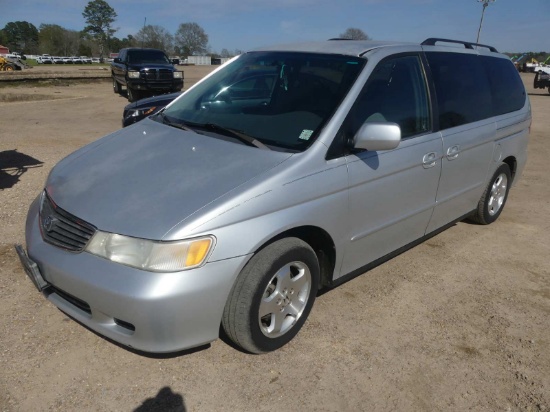2001 Hyundai Mini Van, s/n 2HKRL18711H552021: Odometer Shows 225K mi.