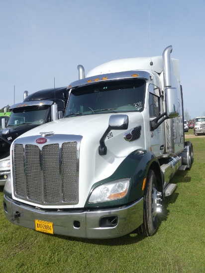 2017 Peterbilt Truck Tractor, s/n 1XPBD49X4HD392133 (Title Delay): Sleeper,
