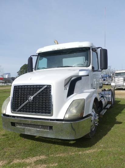 2016 Volvo Truck Tractor, s/n 4V4NC9EG7GN945925: Day Cab, D13 Eng., Wet Kit