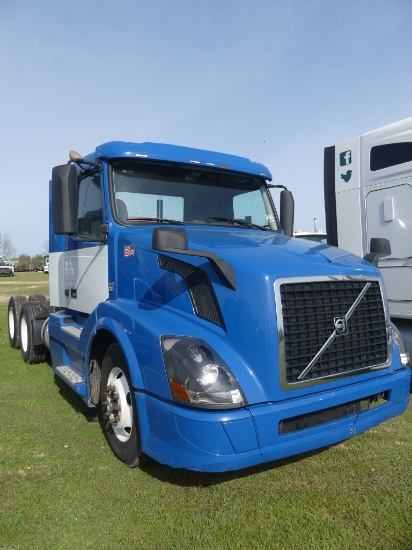 2016 Volvo Truck Tractor, s/n 4V4NC9EH5GN926584: T/A, Day Cab, D13 Eng., Au