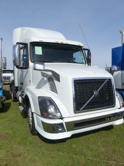 2015 Volvo 630 Truck Tractor, s/n 4V4NC9EH5FN920478: T/A, Sleeper, Volvo D1