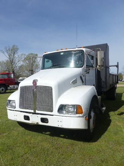 2005 Kenworth T300 Flatbed Truck, s/n M2NKMHY6H95079344: S/A, Cummins Eng.,