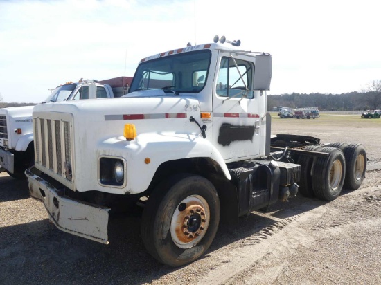 2000 International 2674 Truck Tractor, s/n 1HSGLAXR5YH323819 (Inoperable):
