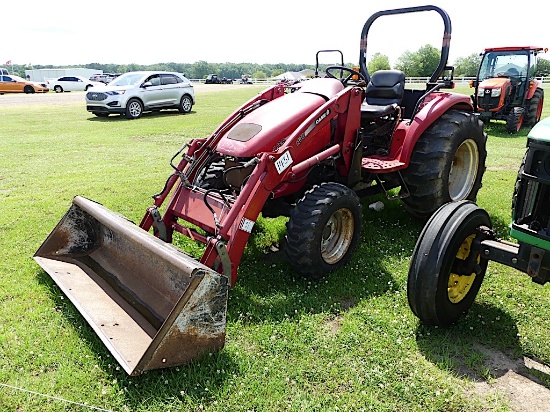 Case IH D35 Tractor, s/n HCA0004799: Diesel, Case L160 Loader w/ Bkt., Draw