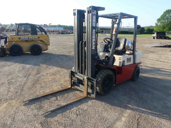 Nissan PJ02-25 Forklift, s/n PJ02-9H6370: LP Gas, Triple Stage Mast, Side S