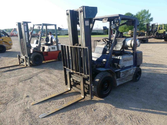 Komatsu FG25T Forklift, s/n 467101A: LP Gas, Side Shift