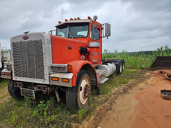 1985 Peterbilt Truck, s/n 1XP9D29X3FN192502: 256K, Red