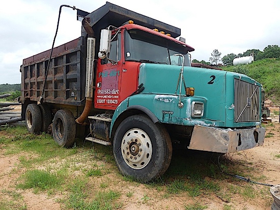 1995 Volvo Dump Truck, s/n 4V2JCBJF3SR839128: Red