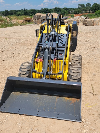 Power X PX 320-L Stand-On Skid Steer w/ Bucket,  JZ4202308089