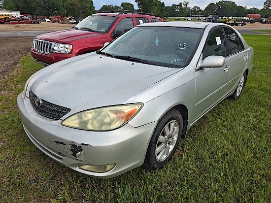 2004 Toyota Camry XLE, s/n 4T1BE32K14U821595: 4-door, 2.4L Gas Eng., Auto,