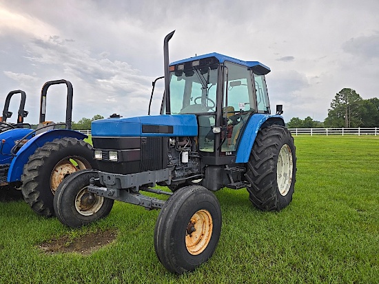 New Holland Tractor, s/n 028489B: Cab, Meter Shows 7513 hrs