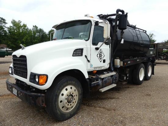 2003 Mack CV713 Water Truck, s/n 1M2AG11Y73M005991: T/A, Odom
