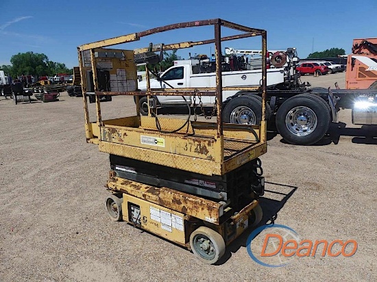 Grove SM2232E Scissor-type Manlift, s/n 185321: 24V Electric, New Charger,