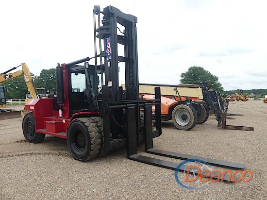 Taylor TE-330M Forklift, s/n S-11-21865: Diesel Eng., 3-stage Mast, Side Sh