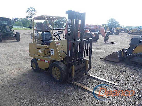 Cat V50B Forklift, s/n 81M4894P: LP Gas, 3-stage Mast, Side Shift, Pneumati