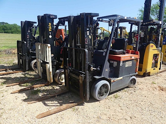 Toyota 7FBCU30 Forklift, s/n 60470 (Warehouse Storm Damaged): 3-stage Mast,