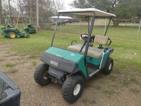 EZGo Electric Golf Cart, s/n 636083 (No Title): 36V, Lift Kit, Oversized Tires, Charger