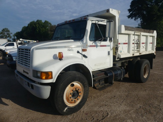 2001 International 4700 Single-axle Dump Truck, s/n 1HTSCAANX1H396220: DT46