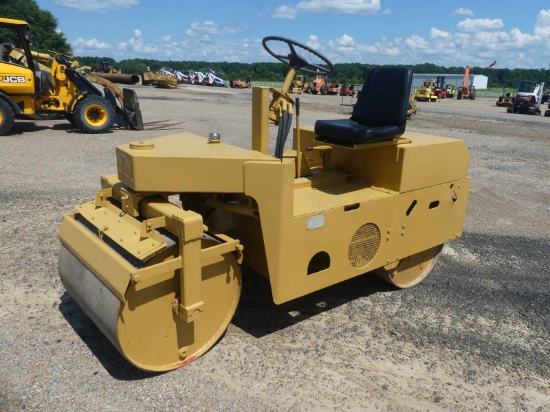Gehl S240 Tandem Drum Roller, s/n PBR89J583: Gas Eng.