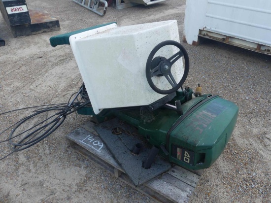 Evinrude 40hp Motor w/ Captain Steering, Stand & Lines