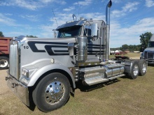 2018 Kenworth W900 Truck Tractor, s/n 1XKWD49X1JJ187450: T/A, Day Cab, Cumm