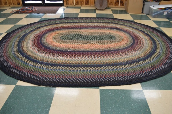 Oval/round Braided Area Rug, Excellent Condition, 10'3" X 13'5"