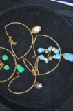 Unusual Choker, With 3- Sets Of Earrings, Plastic And Faux Pearl (trifari)