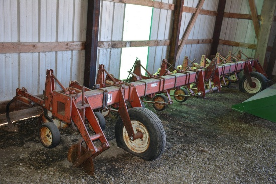 Ihc 1337 8-row Cultivator, 3 Pt. Ridged With Rolling Shields