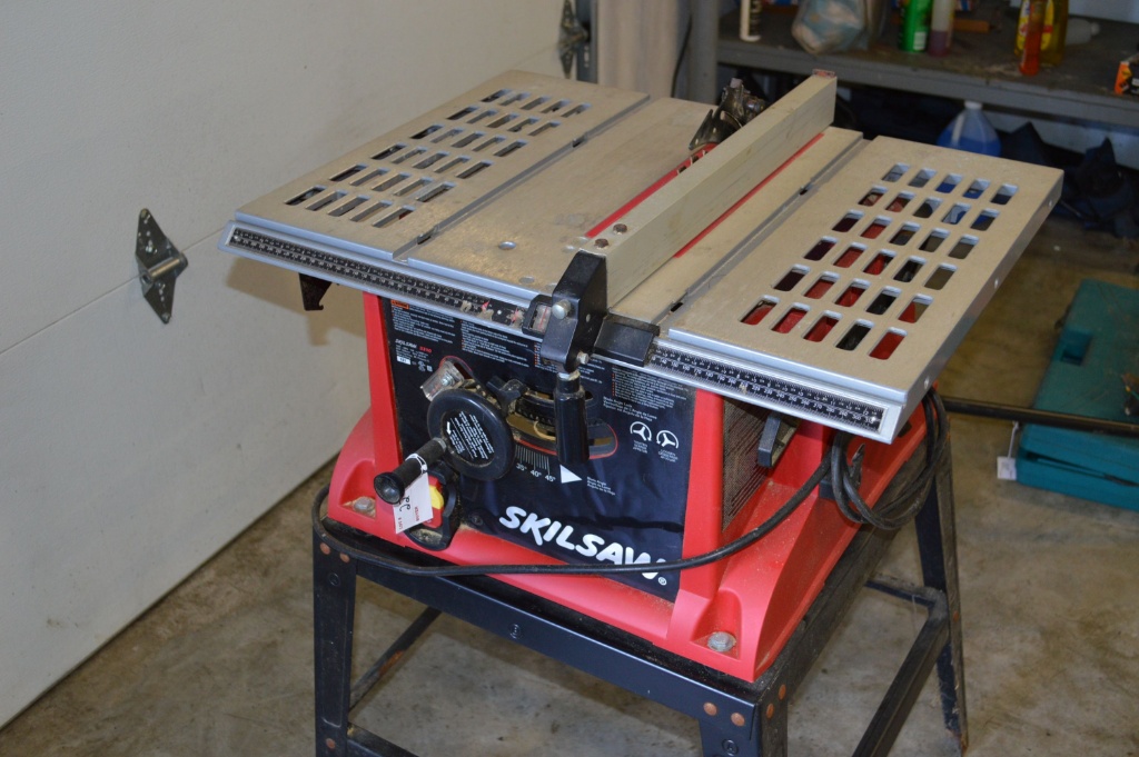 Skil Table Saw, Model 3310, Used Very Little, With Legs | Estate & Personal  Property Personal Property | Online Auctions | Proxibid