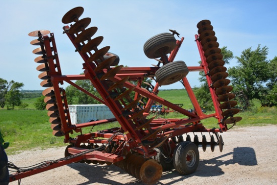 Case Ih 3950 Disk, 30’, 20.5” Front Blades, 19” Rear Blades, Good Condition
