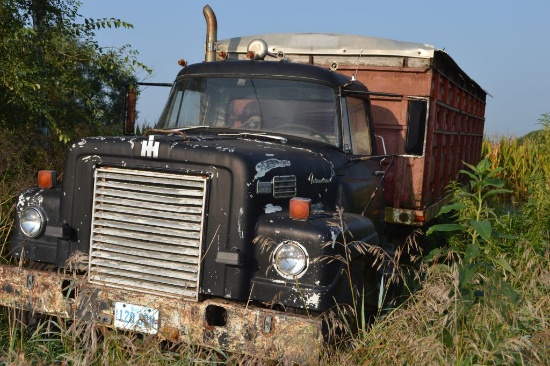 1971 International Fleet Star 10 Wheeler, 18’ Steel Box With Hoist, Salvage