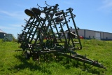 1995 John Deere 980 Field Cultivator, 32’ 6”, 12” Shovels, 3 Bar Harrow