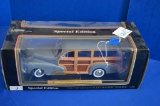 Maisto 1/18 Scale 1948 Chevy Fleet Master (woody) Die Cast Car