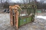 Powder River Squeeze Chute with Formost Head Gate