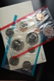1972 Mint Coin Set, 2 - Mints