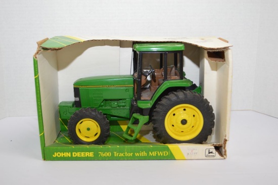 1/16 Scale JD 7600 Tractor w/ MWFD Box #5619