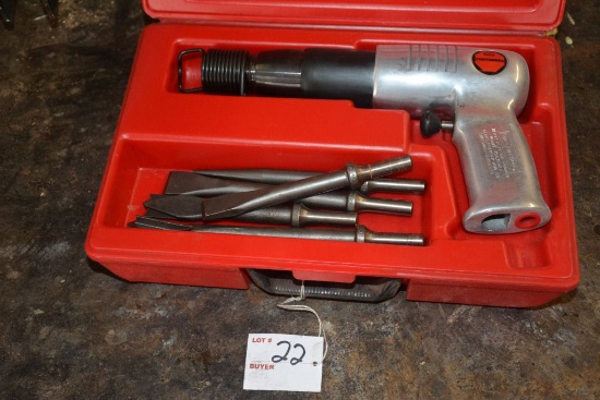 Craftsman Heavy Duty Air Hammer, With 5 Bits, In Case