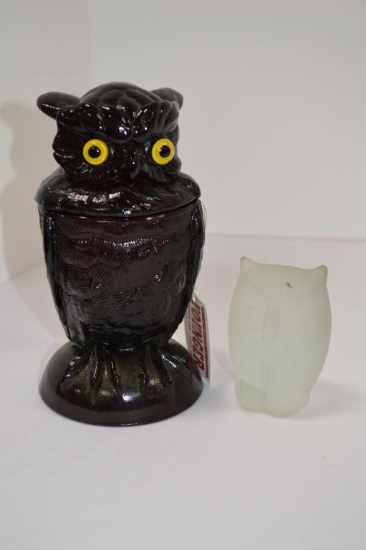 Dark Purple Lidded Owl w/ Glass Eyes "Aug Imperial" Glass - 1 Small Frosted