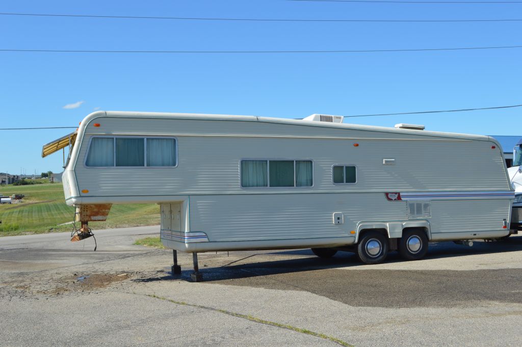 1977 Holiday Rambler Travel Trailer 2004 Holiday Rambler Ambassador