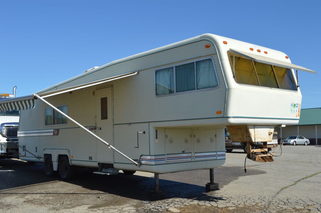 1977 Holiday Rambler Travel Trailer 2004 Holiday Rambler Ambassador