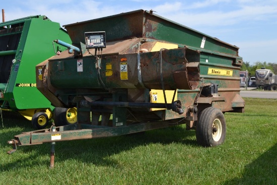 Arts-Way Silamix 810 Feed Wagon w/ Scales, Pull Type