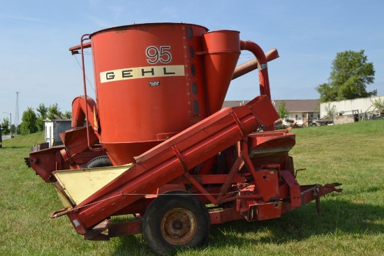 Gehl 95 MX Grinder Mixer