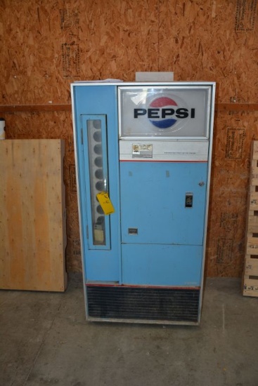 Old Pepsi Machine - 5 % BUYER'S PREMIUM ON THIS LOT