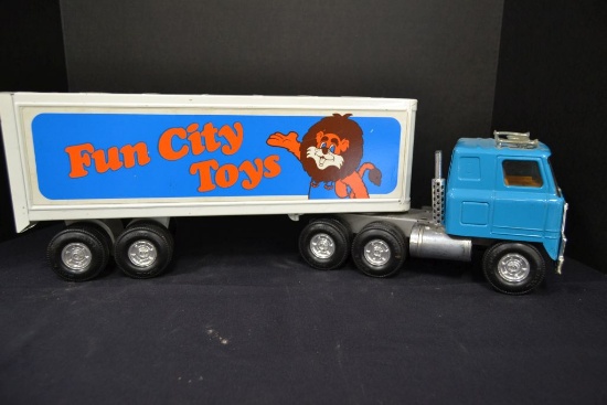 Ertl "Fun City Toys" Tractor & Trailer, metal and plastic accessories, play