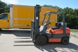 Toyota 6000lb Single Stage Fork Lift , 5,718 Hours,